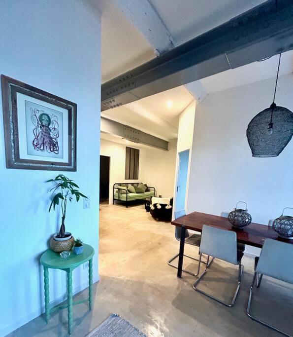 Setois Style, Charm And Comfort *